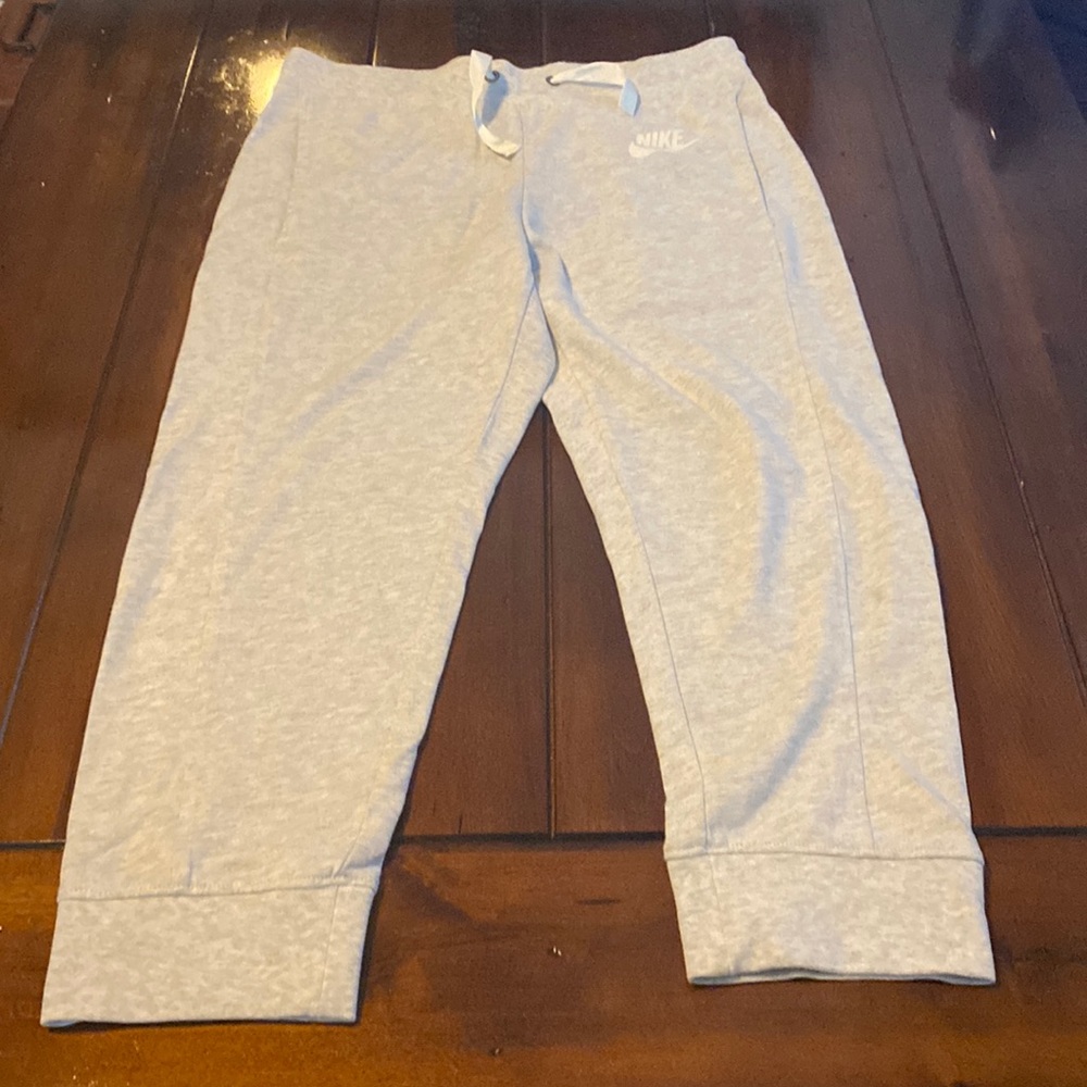 Nike Capri Jogger Pants - Picture 1 of 5
